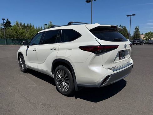 Used 2021 Toyota Highlander Platinum AWD/4WD image 5