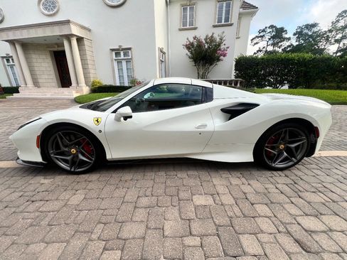 Used 2022 Ferrari F8 Tributo RWD image 34