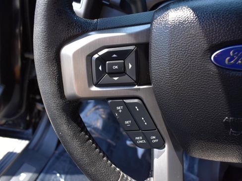 Used 2016 Ford F150 Platinum w/ Equipment Group 701A Luxury image 15