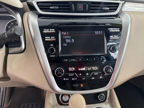 Used 2015 Nissan Murano S image 24