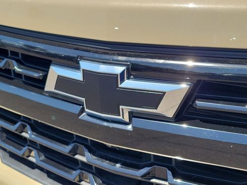 Used 2023 Chevrolet Silverado 1500 LT Trail Boss w/ LT Trail Boss Premium Package AWD/4WD image 31