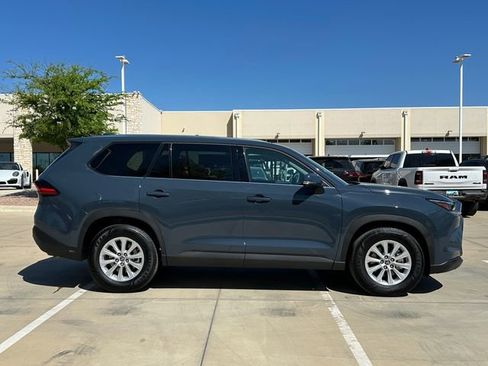 Used 2025 Toyota Grand Highlander FWD image 4