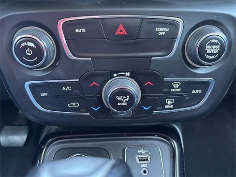 Used 2019 Jeep Compass Limited image 37