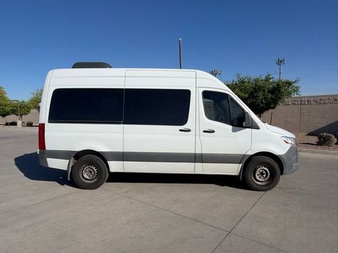 Used 2019 Mercedes-Benz Sprinter 2500 image 3