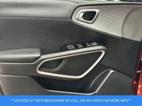 Used 2020 Kia Soul LX FWD image 7