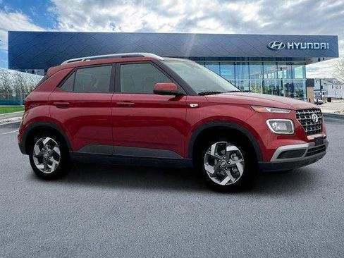 New 2025 Hyundai Venue SEL FWD image 10