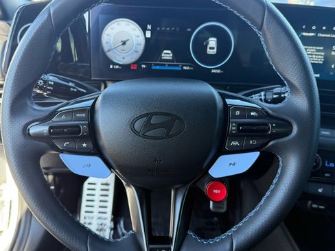 Used 2025 Hyundai Elantra N Base image 16