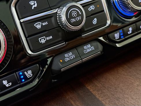 Certified 2024 GMC Yukon Denali Ultimate AWD/4WD image 25