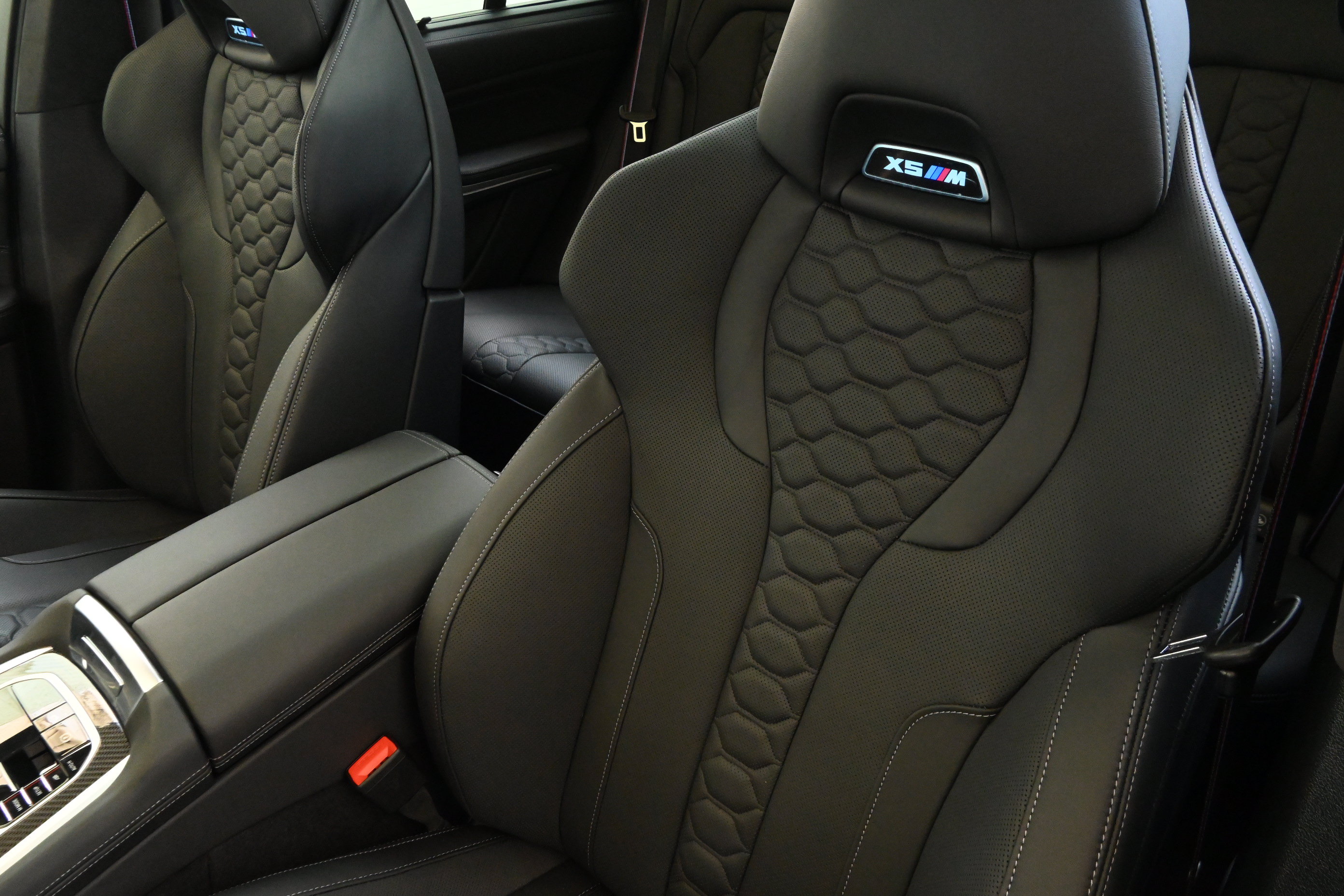 New 2026 BMW X5 M Competition w/ Executive Package AWD/4WD image 11