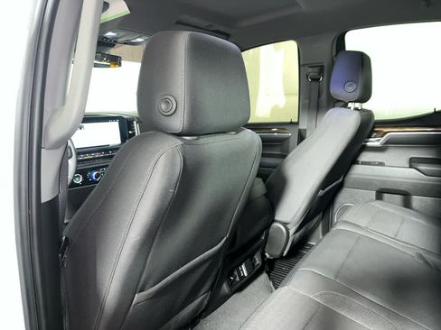 Used 2024 GMC Sierra 1500 Elevation image 25