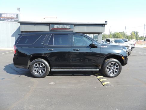 Used 2021 Chevrolet Tahoe Z71 w/ Rear Media and Nav Package image 3