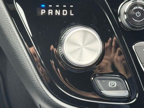 New 2027 Chrysler Pacifica Select FWD image 21