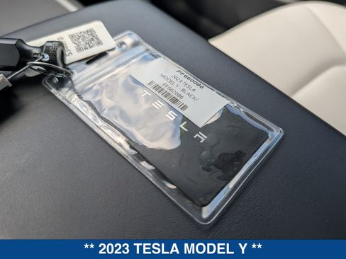 Used 2023 Tesla Model Y Performance AWD/4WD image 35