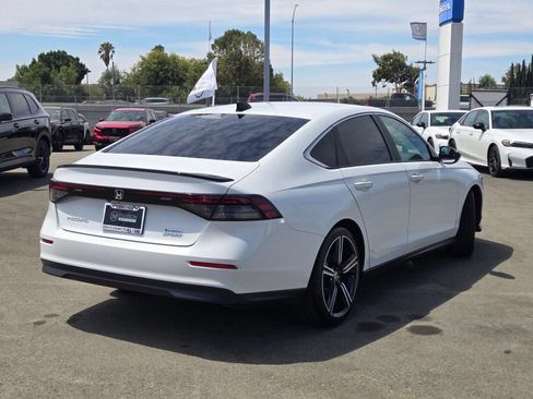 Used 2024 Honda Accord Sport image 7