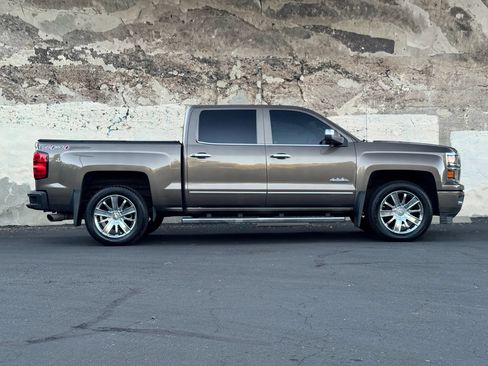 Used 2015 Chevrolet Silverado 1500 High Country w/ High Country Premium Package AWD/4WD image 3
