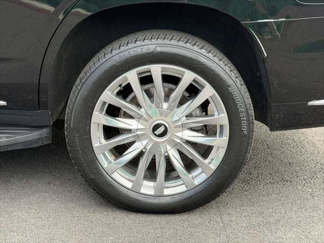 Used 2023 Cadillac Escalade Premium Luxury w/ Performance Package AWD/4WD image 10