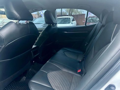 Used 2021 Toyota Camry SE image 14