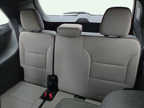 New 2026 Chevrolet Traverse LT image 13