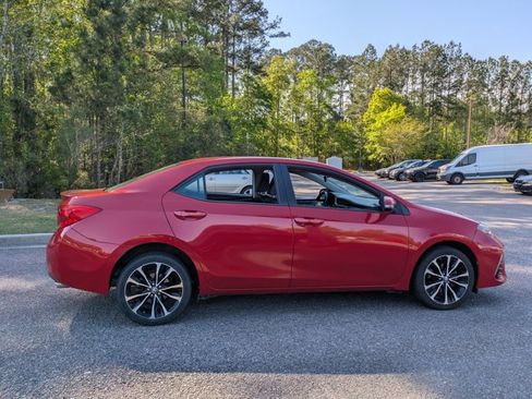 Used 2018 Toyota Corolla SE image 4