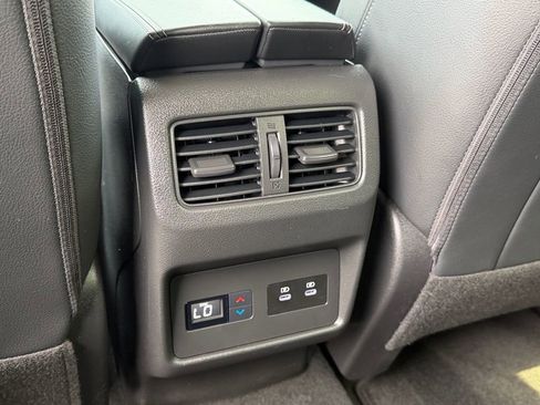 Used 2024 Nissan Rogue SL w/ SL Premium Package FWD image 16