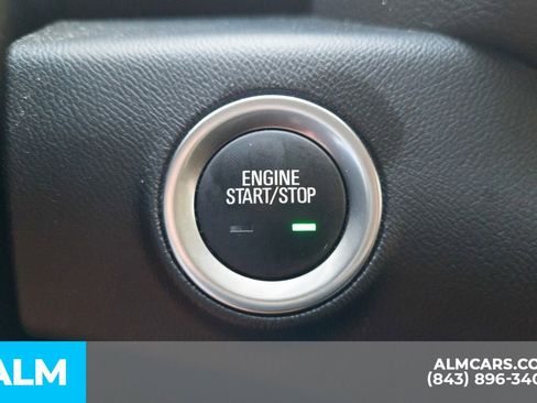 Used 2024 GMC Terrain SLE image 30