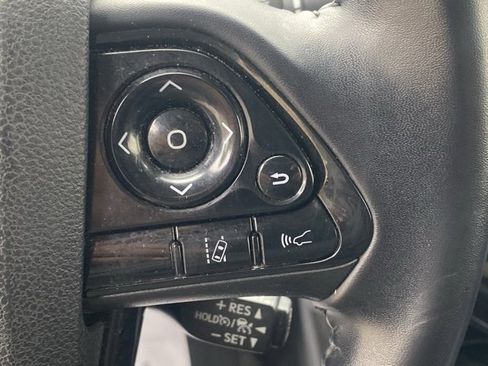 Used 2020 Toyota Prius Prime XLE image 18