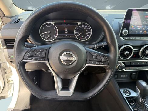 Used 2024 Nissan Sentra SV FWD image 17
