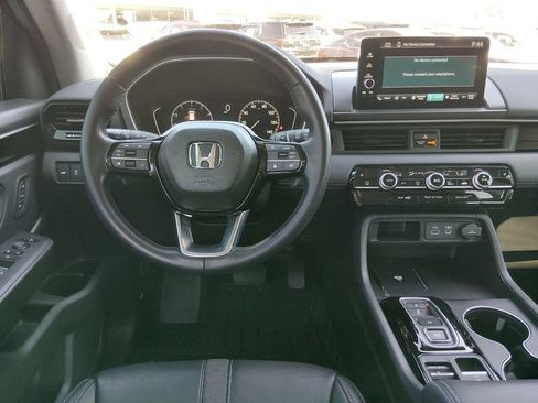 Used 2025 Honda Pilot EX-L image 11