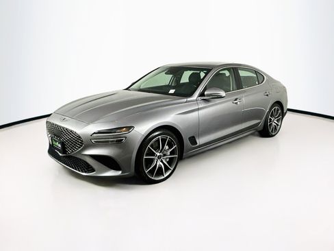 Used 2025 Genesis G70 2.5T RWD image 3