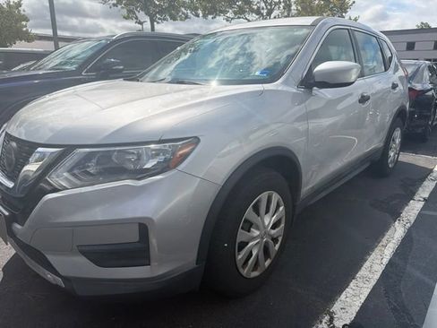 Used 2020 Nissan Rogue S FWD image 4
