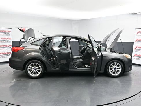 Used 2016 Ford Focus SE w/ Reverse Sensing Package image 46