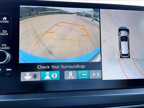 Used 2025 Honda Pilot TrailSport image 25