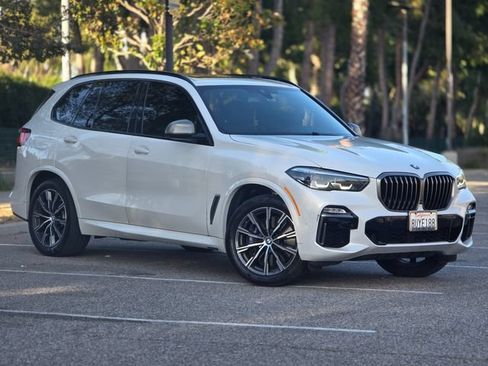 Used 2020 BMW X5 M50i w/ Parking Assistance Package AWD/4WD image 4