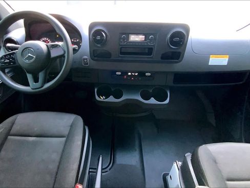 Used 2023 Mercedes-Benz Sprinter 2500 image 13