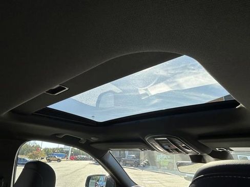 New 2025 Jeep Grand Cherokee Altitude image 19