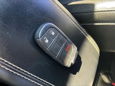 Used 2022 Jeep Compass Altitude w/ Sun and Sound Group image 29