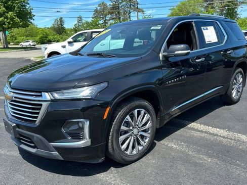 Used 2023 Chevrolet Traverse Premier AWD/4WD image 2