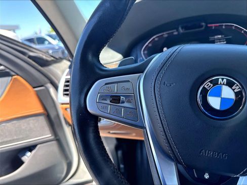 Used 2022 BMW 740i RWD image 14