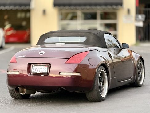 Used 2006 Nissan 350Z Grand Touring RWD image 6