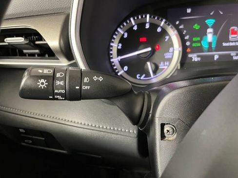 Used 2022 Toyota Highlander XLE AWD/4WD image 20