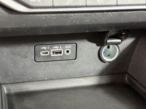 Used 2025 Nissan Altima 2.5 SV FWD image 27