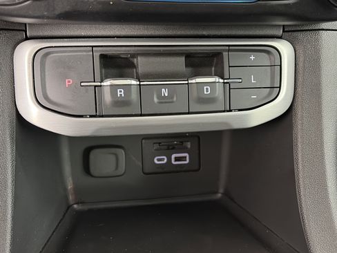 Certified 2023 GMC Acadia SLE w/ Driver Convenience Package image 31