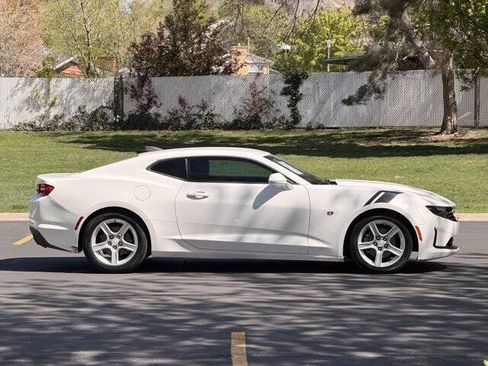 Used 2020 Chevrolet Camaro LT image 3