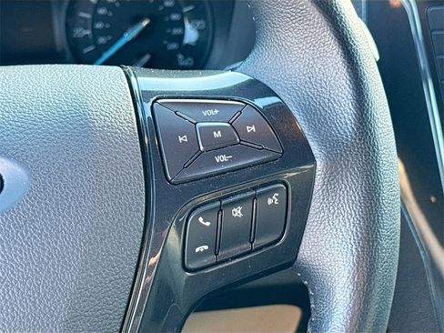 Used 2017 Ford Explorer XLT image 9