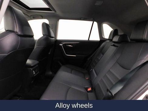 Used 2022 Toyota RAV4 Limited image 32