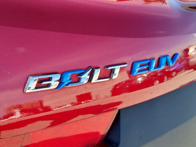 Used 2022 Chevrolet Bolt EUV Premier w/ Sun & Sound Package FWD image 5