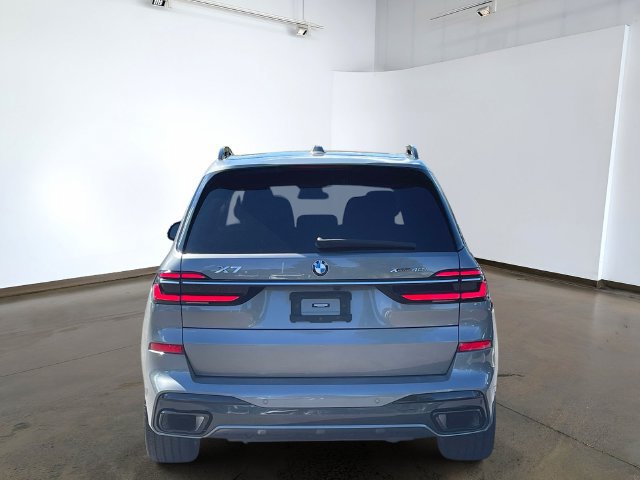 Used 2023 BMW X7 xDrive40i w/ M Sport Package AWD/4WD image 5