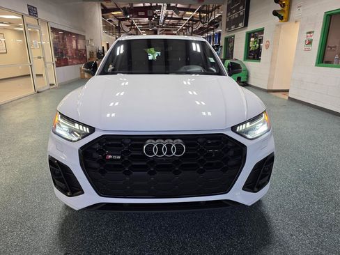 Used 2024 Audi SQ5 Prestige AWD/4WD image 3