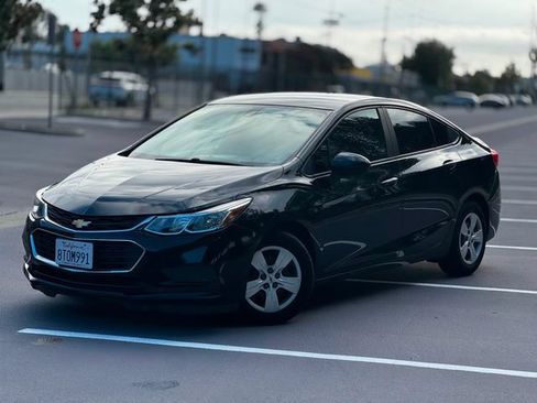 Used 2017 Chevrolet Cruze LS FWD image 14