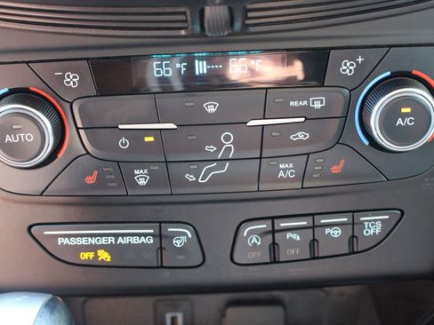 Used 2017 Ford Escape Titanium w/ Equipment Group 301A image 33